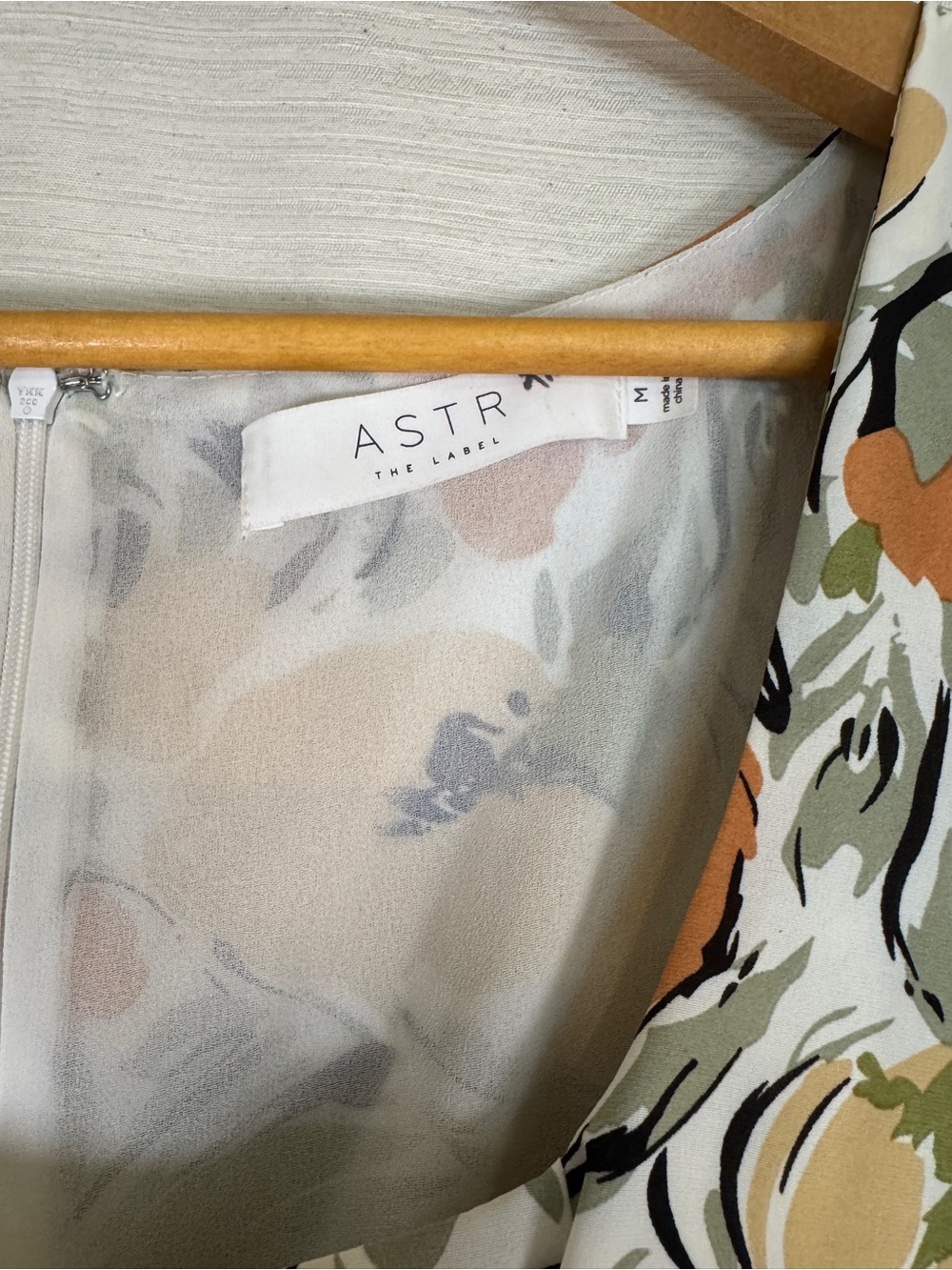 ASTR The Label floral midi dress in the Rust Sage Floral print with olive green - Picture 5 of 10